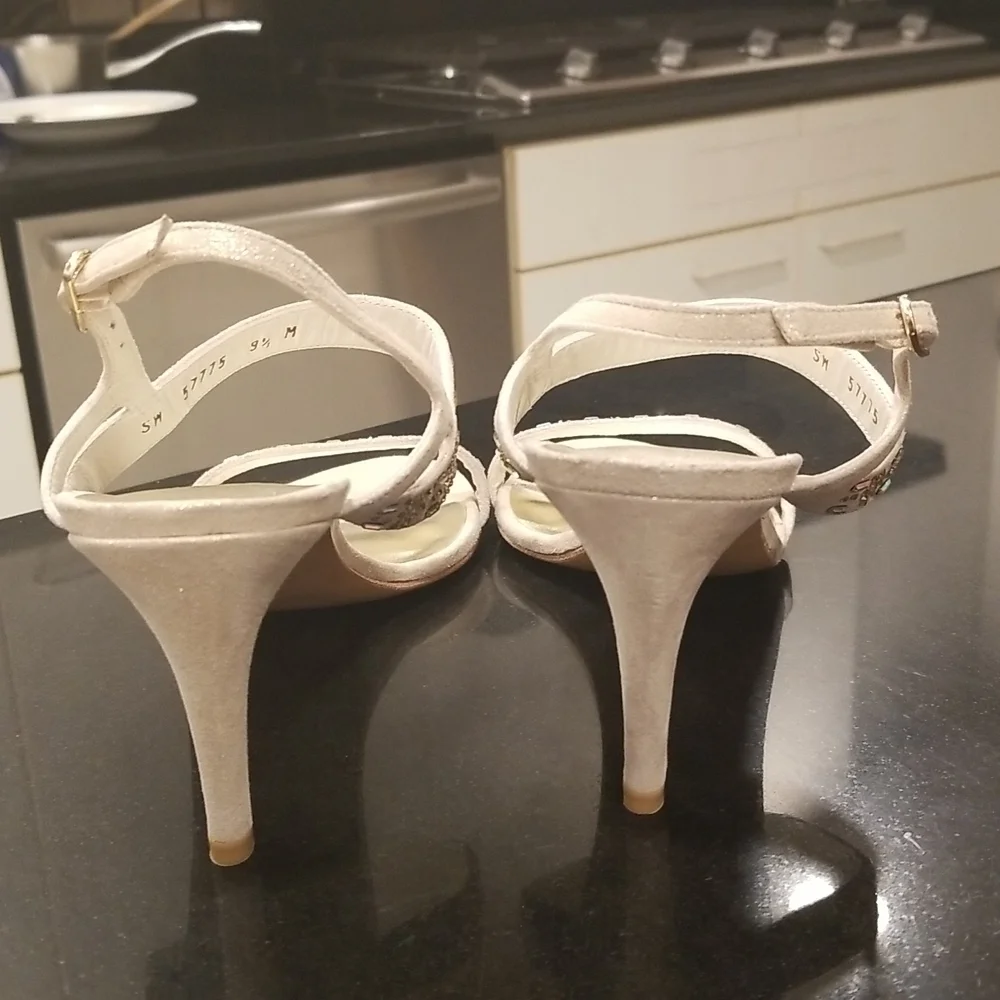 💕STUART WEITZMAN💕 Fireplace Sandal Ankle Strap Heels Light Gold Jewels 9.5